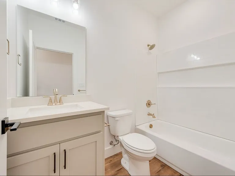 1805 Franklin Ave — Photo 17