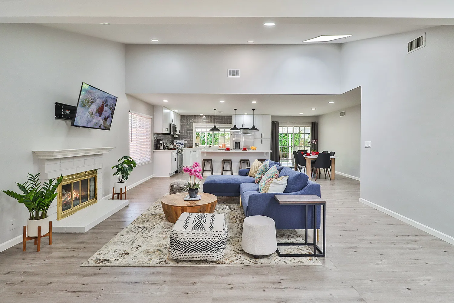4 bed, 1500 sqft, $9,899 — Photo 4