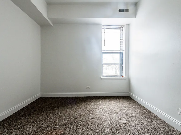 5046 S Champlain Ave — Photo 6