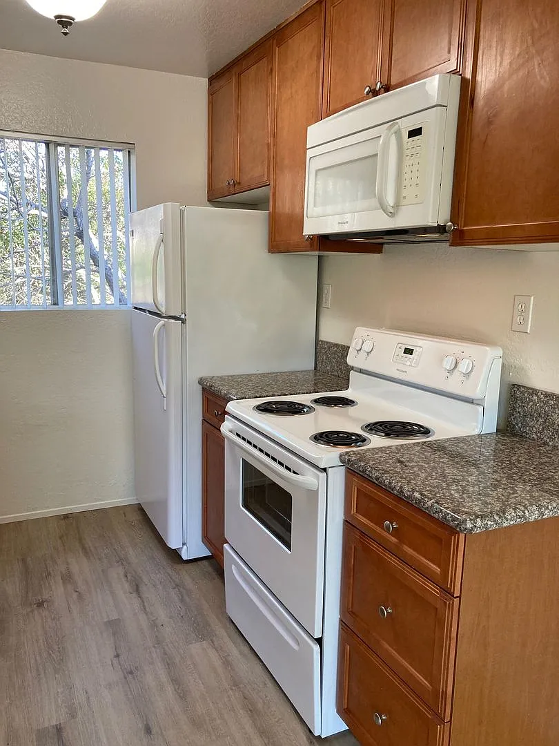 Thorne Terrace — Photo 3