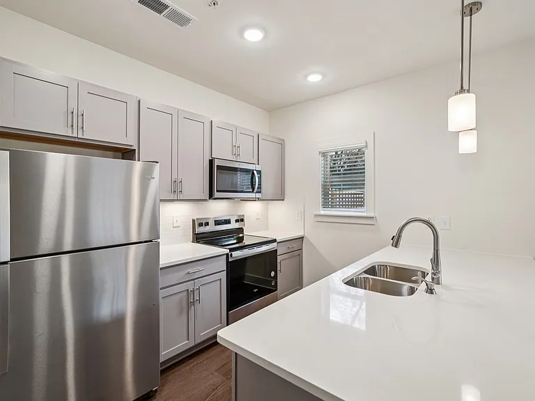 Turnberry Park Apartments and Homes — Photo 30