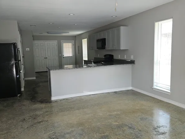 415 25th St NE, Paris, TX 75460