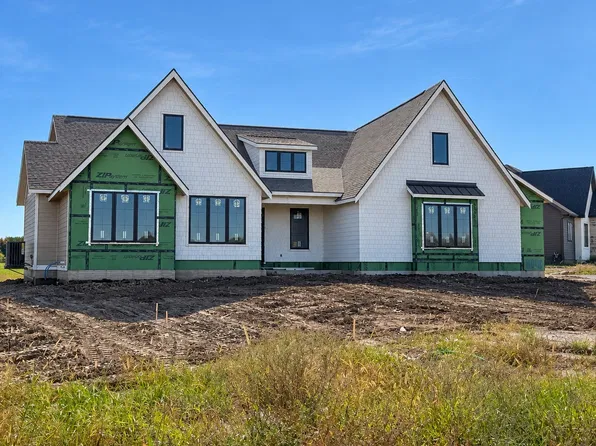 1805 NE Pine Lake Cir, Ankeny, IA 50021