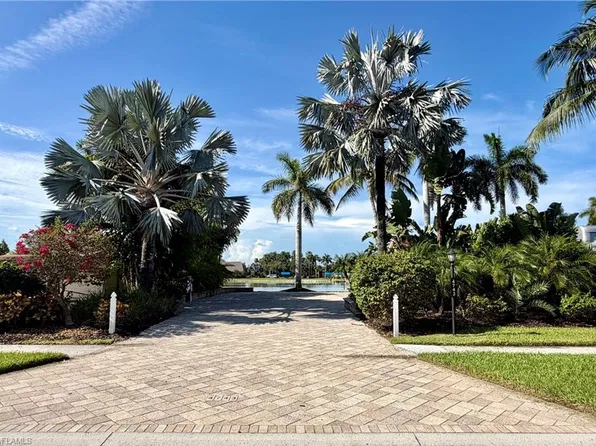 4743 Southern Breeze DR, NAPLES, FL 34114