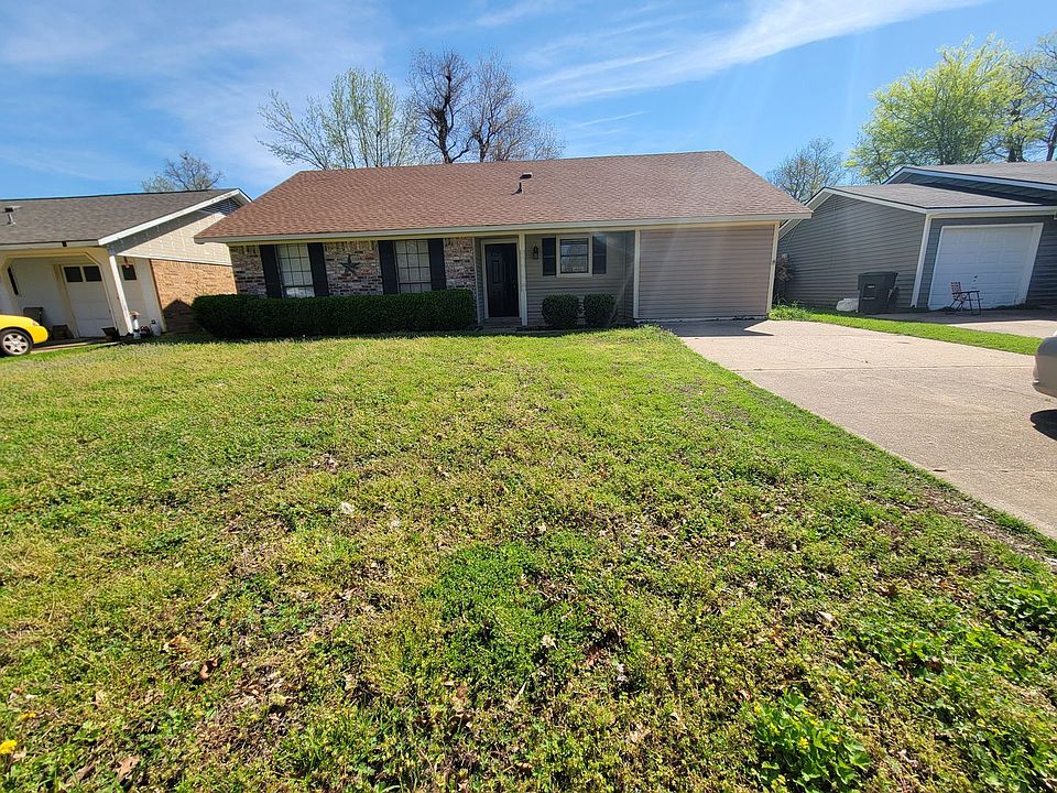 1st image of 2422 Brookhaven Dr