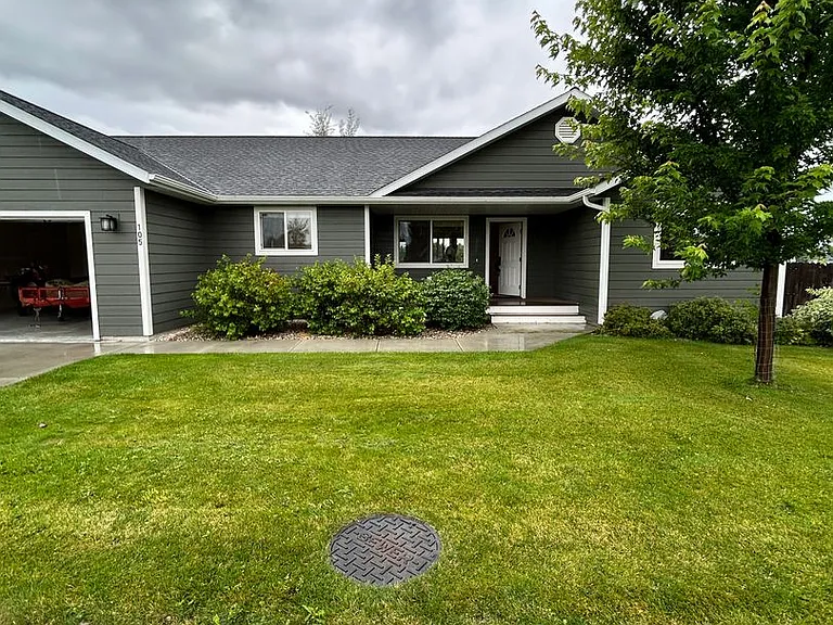 105 Centurion St — Photo 1