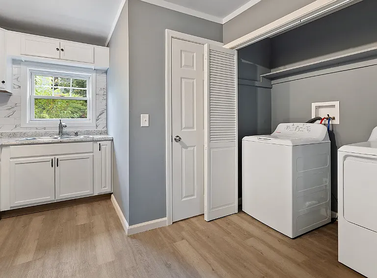 30 Christine St #2 — Photo 5