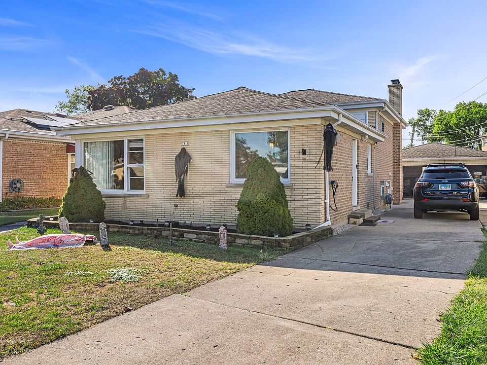 1st image of 7811 W Lill Ct