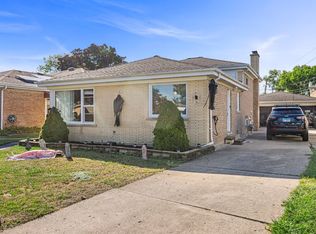 7811 W Lill Ct, Niles, IL 60714