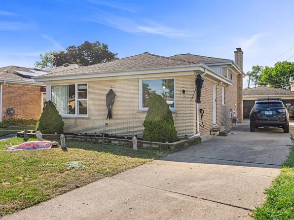 7811 W Lill Ct, Niles, IL 60714