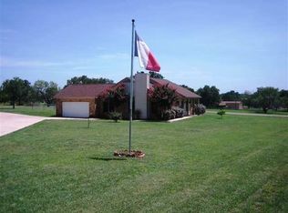 355 Highland Dr, Highland Haven, TX 78654