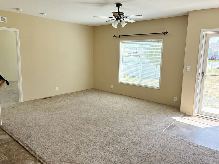 2203 N Travis Way — Photo 6