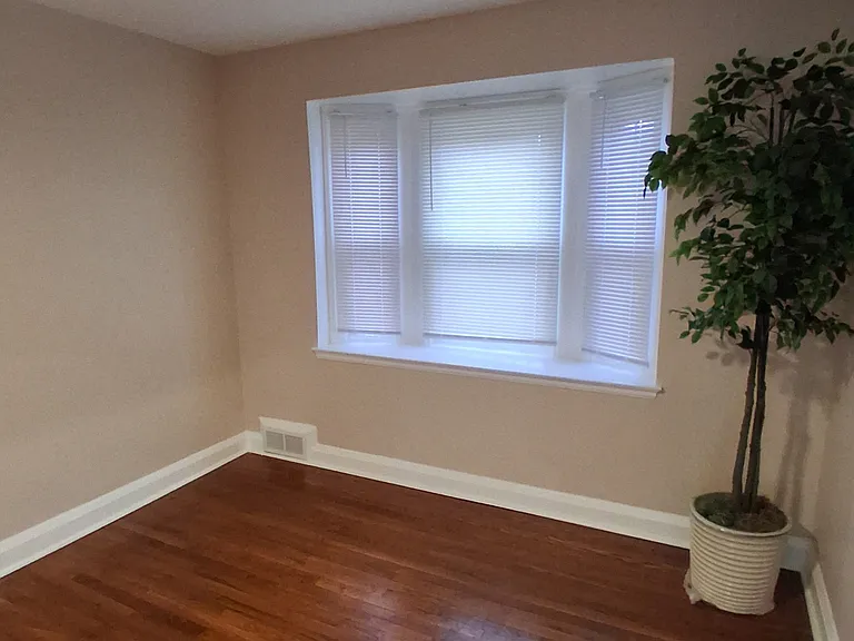 1575 Stonewood Rd — Photo 6