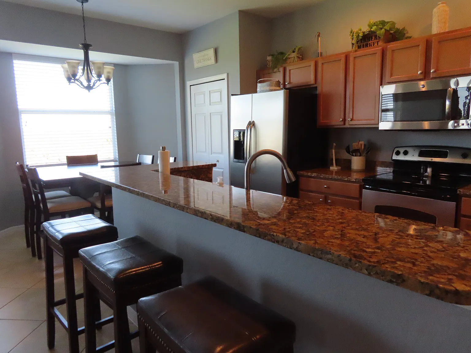 2 bed, 1156 sqft, $3,000 — Photo 2