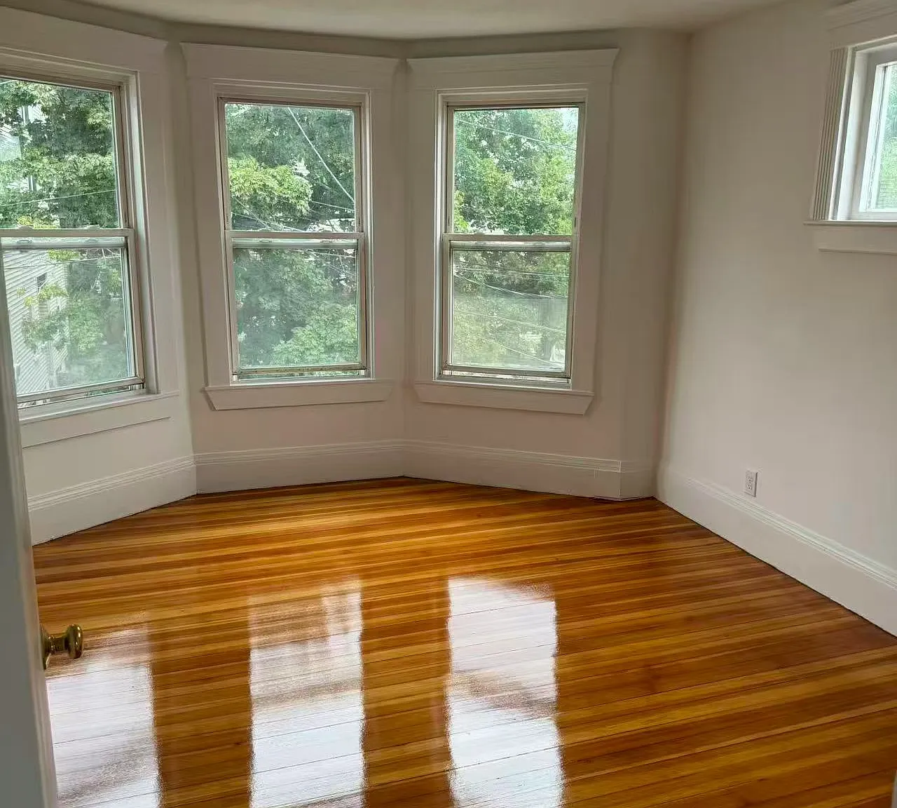 2 bed, 1000 sqft, $2,350 — Photo 3