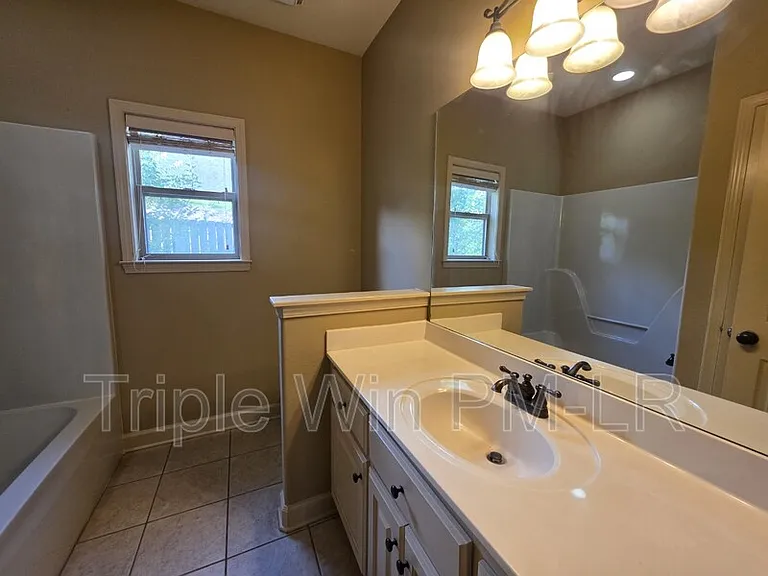 1901 Hidden Creek Dr — Photo 29