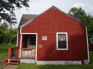 306 Pine St, Port Neches, TX 77651