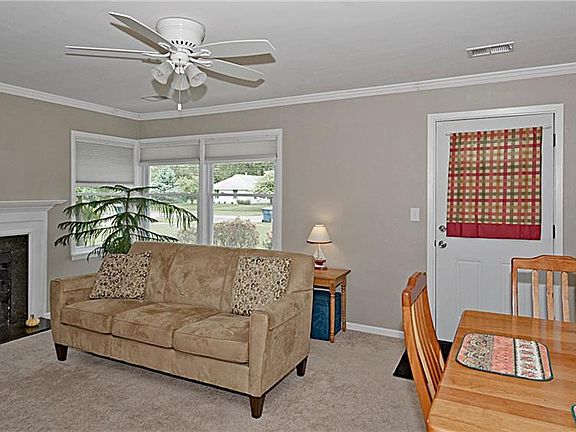 2nd image of 585 Lindberg Blvd