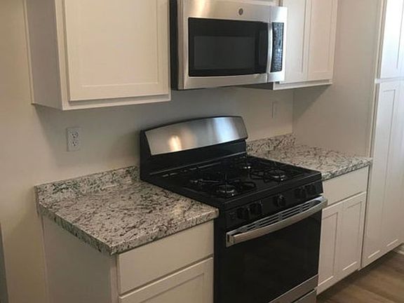 3rd image of 1005 E Alameda Dr