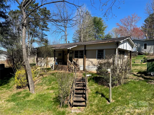 205 Lois Ln, Flat Rock, NC 28731