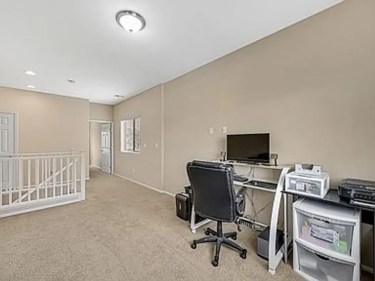 9122 Island Wolf Ave — Photo 15