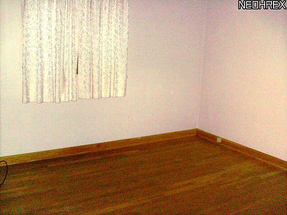 4th image of 1097 Eastland Ave