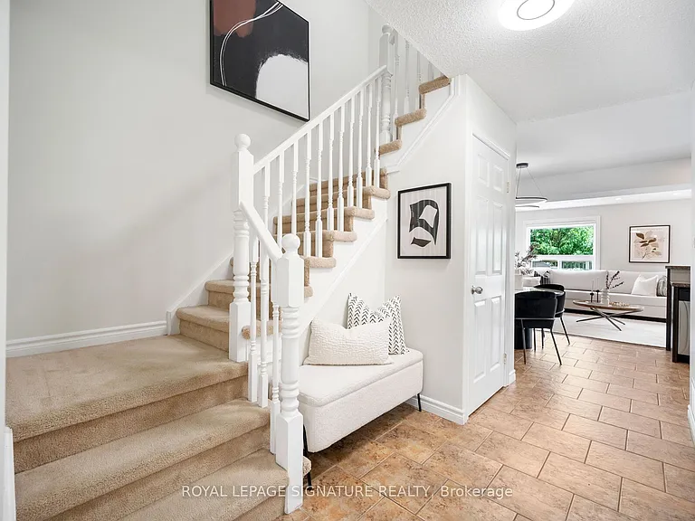 61 Thames Way — Photo 22