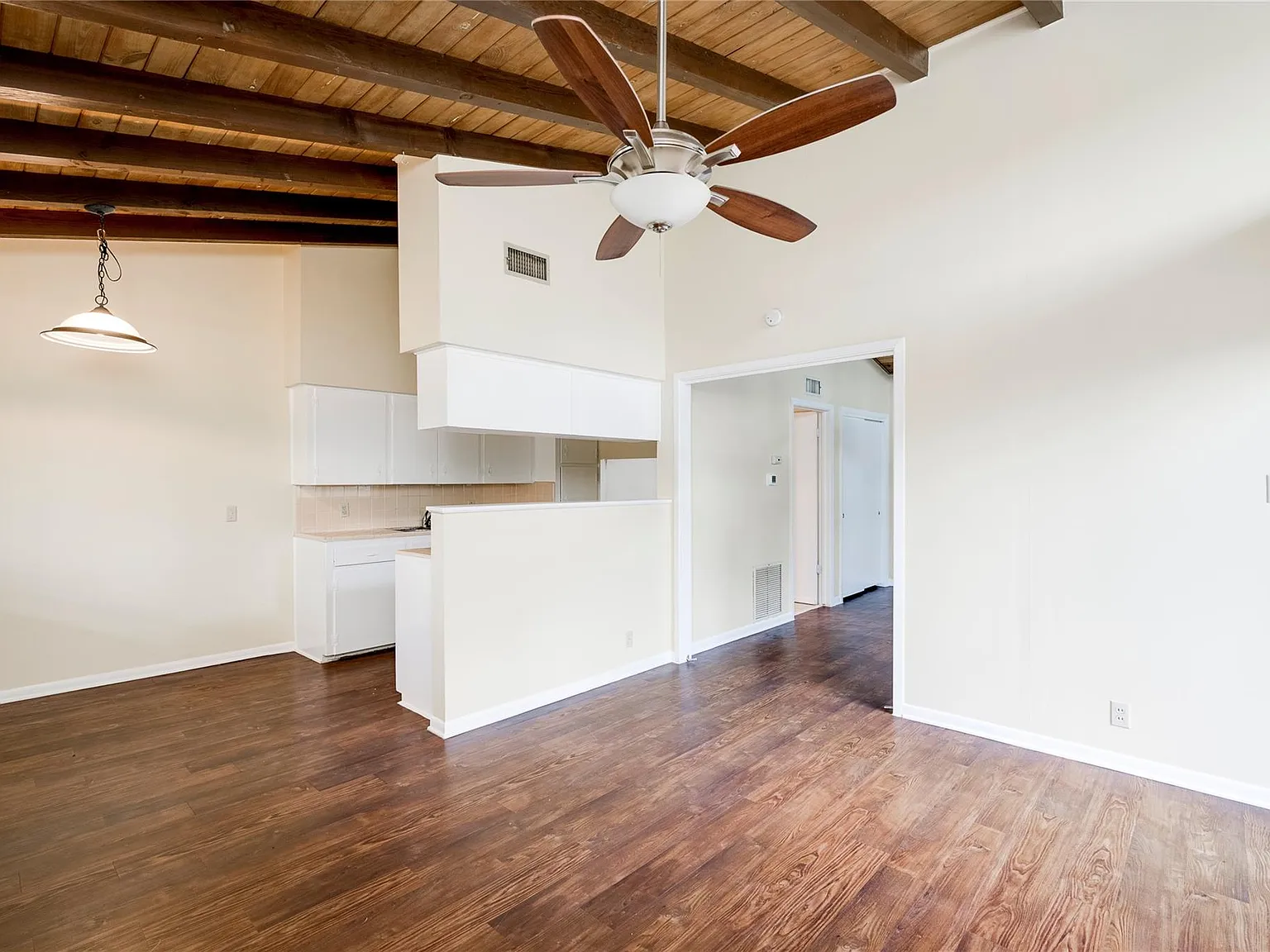 1 bed, 1.0 bath, 580 sqft, $1,395 — Photo 1