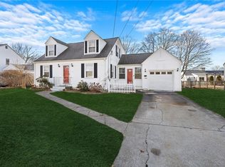 42 Knowles Dr, Warwick, RI 02888