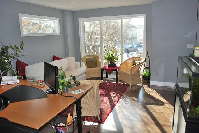5 bed, 4.5 bath, 2040 sqft, $850 — Photo 3
