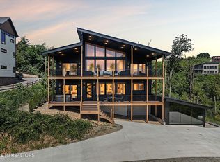 743 Village Loop Rd, Gatlinburg, TN 37738