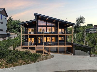 743 Village Loop Rd, Gatlinburg, TN, 37738