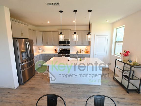 2nd image of 1521 Laurelwood Way