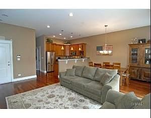 3rd image of 2048 W Belmont Ave #3