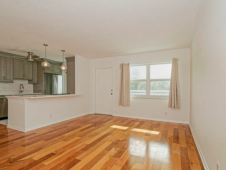 37 Yacht Club Dr #310 — Photo 5