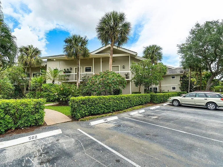 11863 Wimbledon Cir #406 — Photo 33