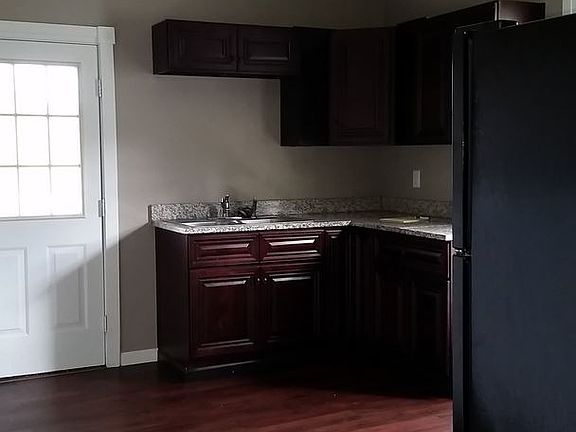 4th image of 1810 Whitford Ave