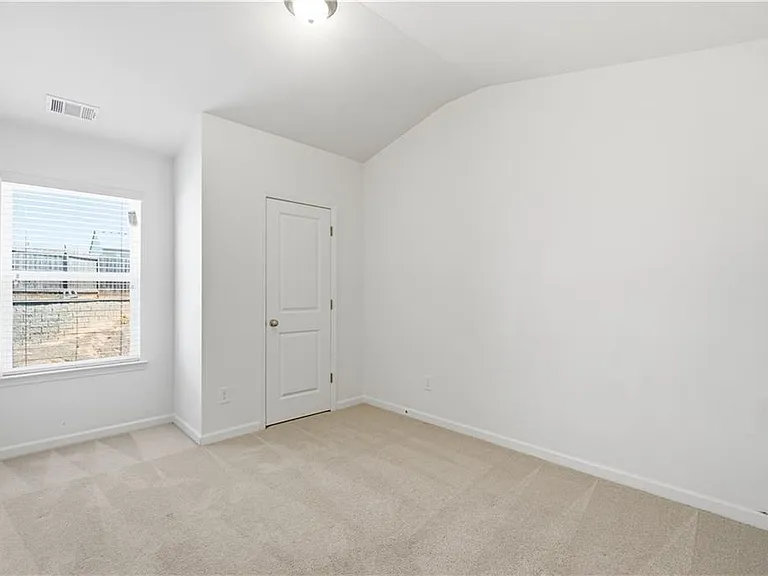 2730 Kemp Ct — Photo 24