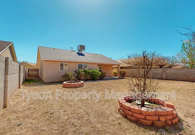 419 Sawtooth St SE — Photo 18
