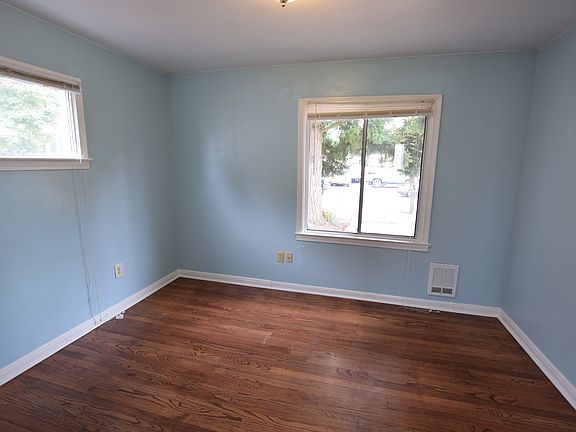 4th image of 4611 S American Lake Blvd