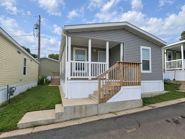 1st image of 194 Blue Jay Ln #194