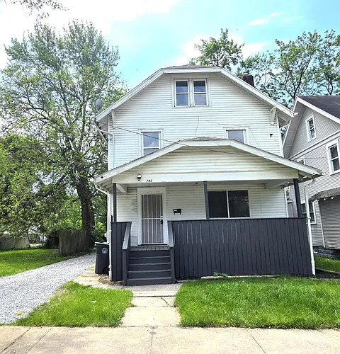742 Excelsior Ave Photo 1