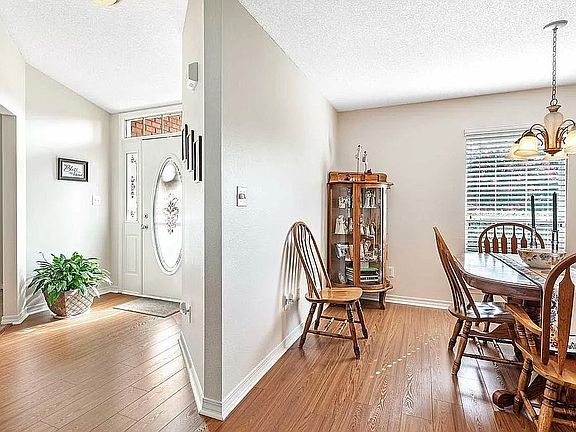 5th image of 2527 W Ashford Park Dr