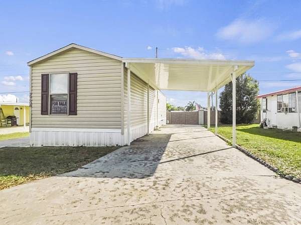 1st image of 39608 Calamanda Ave