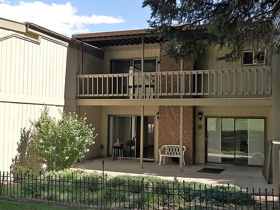Townhouse golf course side