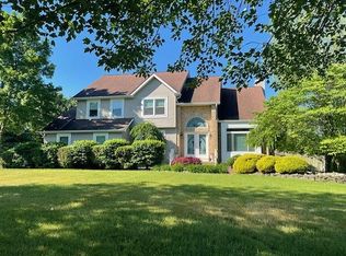 21 Talmadge Dr, Monroe Township, NJ 08831