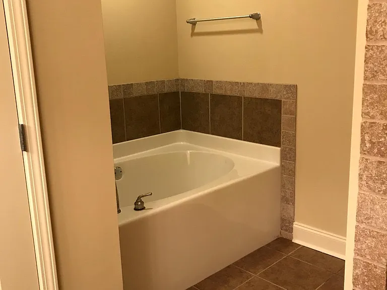 2418 Churchill Cir — Photo 11