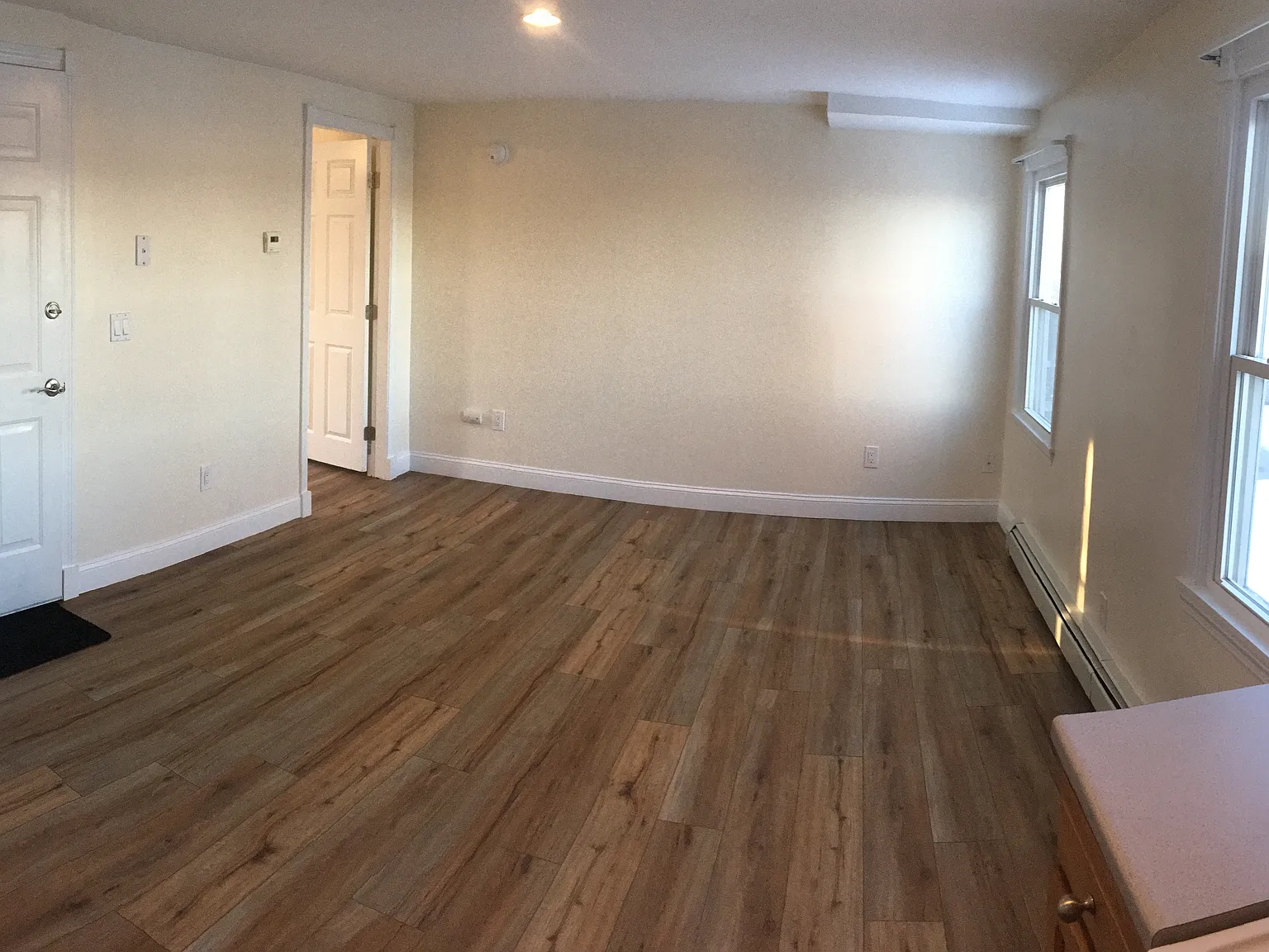 1 bed, 424 sqft, $1,300 — Photo 4