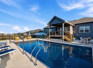 17763 Valley View Dr, Clive, IA 50325