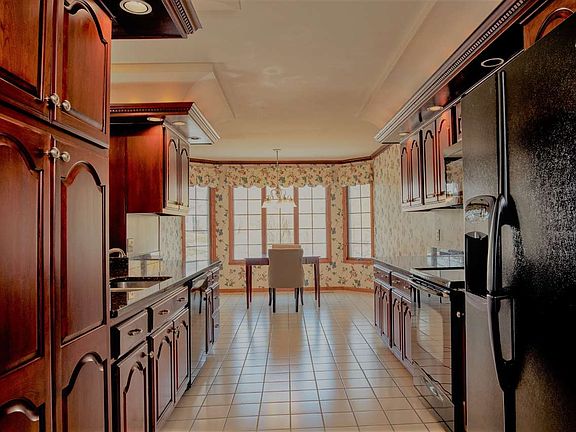 5th image of 1203 NE Bridle Spur Ct